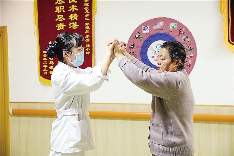 社區居家養老托起幸福夕陽紅