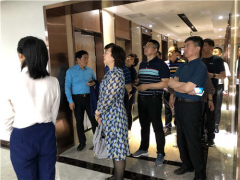 哈爾濱市香坊區(qū)政府領導一行11人蒞臨我公司參觀考察